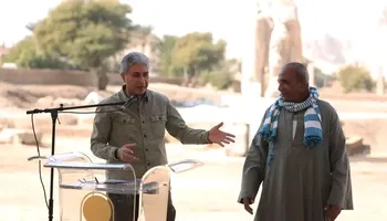 وزير السياحة 