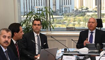 جانب من اجتماع الفريق كامل الوزير لدعم الصناعات 