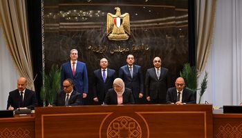 جانب من التوقيع