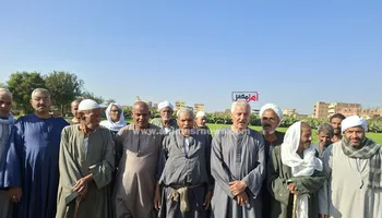 جانب من الفلاحين المطالبين بتعديل القيمة الإيجارية لأراضي الوقف