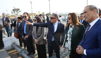 جانب من جولات محافظ الإسماعيلية ووزيرة التنمية المحلية 