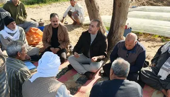 رئيس مدينه القصاصين الجديده مع المزارعين لحل أزمة المياة 