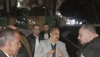 محافظ الشرقية بموقع الحريق