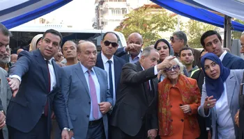 محافظ بورسعيد ومستشارة رئيس الجمهورية لشئون الأمن القومي يفتتحان  " نموذج تطوير"  شارعي الحميدي والتجاري 