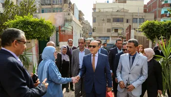 محافظ كفرالشيخ يتفقد مدارس التربية الخاصة ويوزّع هدايا على طلابها بمناسبة اليوم العالمي لذوي الهمم