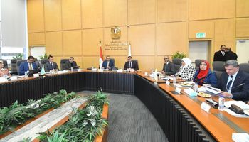 وزير الإسكان 