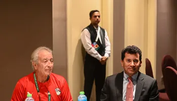 وزير الرياضة وحلمي طولان 