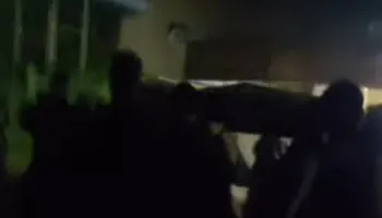 اثناء تشييع جثمان الشاب 