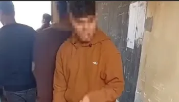 الطالب صاحب واقعة تهديد معلمة بعصا خشبية