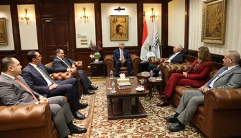 باسل رحمى اثناء توقيع مذكرة التفاهم 