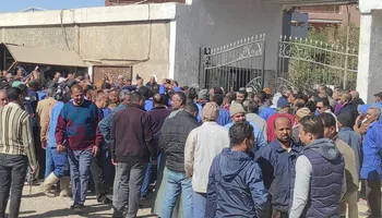 جانب من احتجاج  عمال السكر بقنا