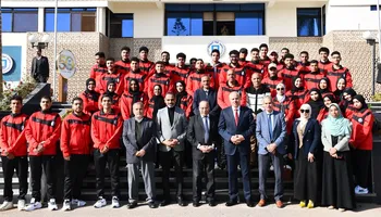 طلاب كلية الزراعة بجامعة قناة السويس 