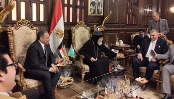 محافظ الشرقية يهنئ أسقف مطرانية الزقازيق 