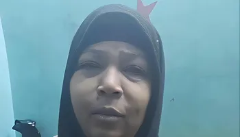 والدة المتهم 