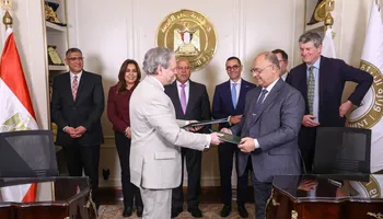 وزير الصناعة والنقل