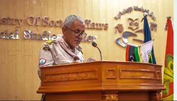 الزبير البكوش بملابس الكشافة