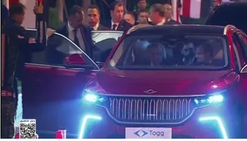 أردوغان يهدي الرئيس السيسي سيارة كهربائية 