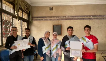 الطلبة الفائزين