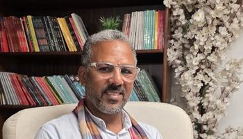 الكاتب محمد طاهر