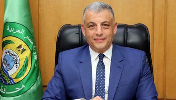 اللواء اكرم جلال محافظ الإسماعيلية  الأسبق 