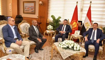 محافظ بورسعيد يصل الديوان العام ويؤكد: مكتبي مفتوح للجميع وهدفي خدمة المحافظة وأبنائها