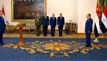 محافظ قنا الجديد يؤدي اليمين الدستورية