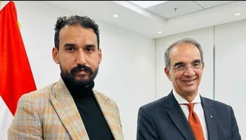 وزير الاتصالات بصحبة الزميل وائل الطوخي 