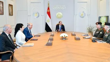 الرئيس عبد الفتاح السيسي يجتمع مع مع الدكتور مصطفى مدبولي رئيس مجلس الوزراء والدكتور سامح الحفني وزير الطيران المدني