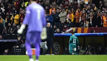 محمد صلاح أمام جالاتا سراي 