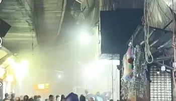 تعليق أتوبيس أعلى دائري بشتيل دون إصابات بين الركاب