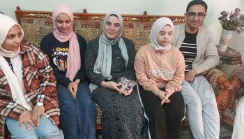 الام المثالية بالغربية 