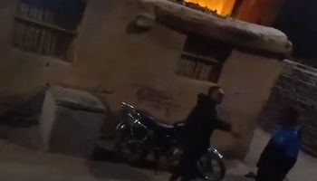 القبض على شاب قام بتهديد والدته بالقتل