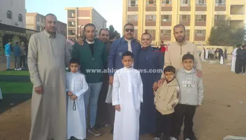 بالجلباب الأبيض.. الصغار يتصدرون المشهد في صلاة العيد بكفر الشيخ 