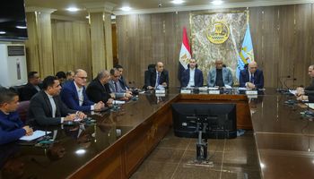 جانب من اجتماع مناقشة الاستعدادات 