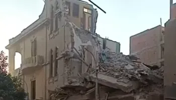 جانب من انهيار العقار