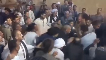 صور من الفيديو المتداول 