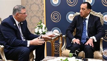 رئيس الوزراء ورئيس شركة توتال إنرجيز