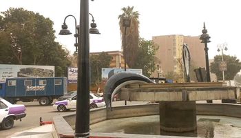 سقوط مجسم الدولفين 