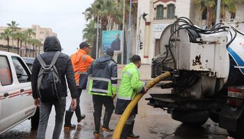 سيارات شركة الصرف الصحي في الإسكندرية