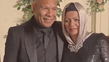 كابتن الشحات مبروك وزوجته الراحلة 