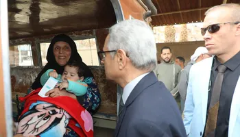 محافظ بنى سويف مع المواطنين 