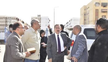 محافظ بورسعيد يقرر خصم مليون جنيه من شركة النظافة لسوء مستوى النظافة