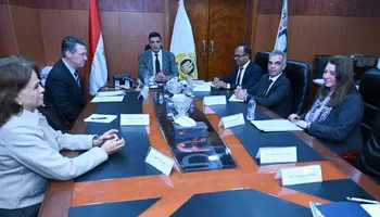 وزير الصناعة