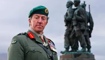 قائد البحرية البريطانية 