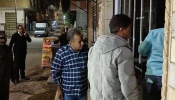 تحرير محاضر للمخالفين بقرار الغلق 