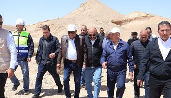 وزيرا النقل والكهرباء يتابعان بدء استغلال في إقامة مشروعات توليد الكهرباء من طاقة الرياح