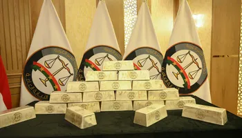 النيابة تُسلم طنًا و200 كجم فضة لوزارة المالية