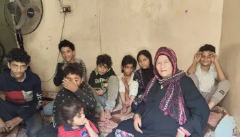 الجدة وأحفادها