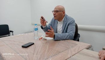 الدكتور أحمد أنور عميد كلية الطب 