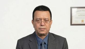 الدكتور إبراهيم خليفة